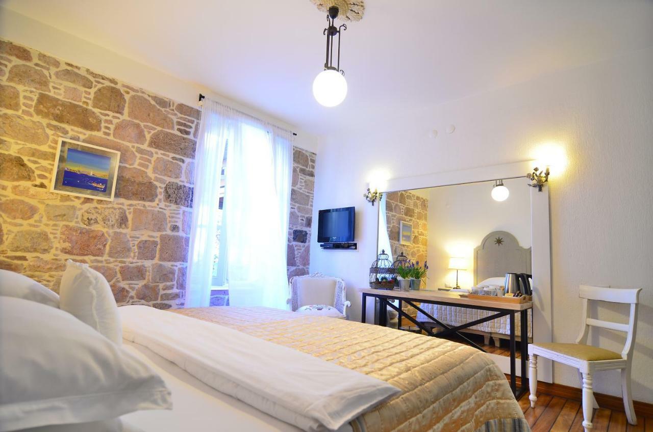 Cunda Lena Otel Айвалык Экстерьер фото